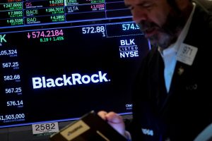 BlackRock Spot Ether ETF Rakes In Nearly $900M Since Launch, Defies Market Volatility