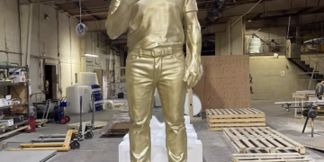 Giant golden CZ statue erected in Washington days after Trump pardon sparks controversy