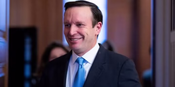 Senator accuses Binance of aiding Trump crypto deals for CZ pardon