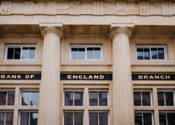 Bank of England's proposed £20K stablecoin cap sparks debate over innovation versus safety