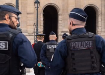The Louvre needed police escorts to move crypto attendees: Decentralised money just decentralised the danger
