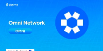 What is omni-chain architecture and how does it connect separate blockchains?