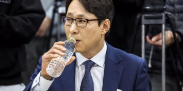Bithumb CEO Lee Jae-won named bribery suspect after second Seoul headquarters raid