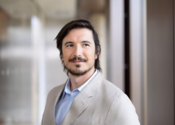 Robinhood plans AI trading accounts for retail investors, but CEO Vlad Tenev warns everyone using the same models will struggle to win
