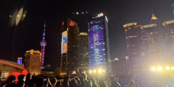 Solana puts an office in Shanghai Tower and a billboard on the skyline, and CZ says BNB Chain couldn't